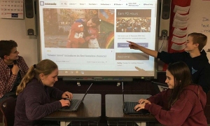 Doanh nghiệp tỷ đô muốn thay thế sách giáo khoa